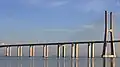 Die längste Auto-Brücke in Europa: Die Ponte Vasco da Gama führt über den Tejo in Portugal.