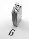 Die Lettern waren spiegelverkehrt und oft waren mehrere Buchstaben zusammen.