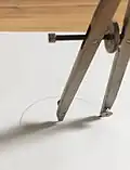 Der Film zeigt, wie man einen Kreis zeichnet.