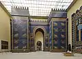 Das Ischtar-Tor kann man heute in Berlin sehen, im Pergamon-Museum.