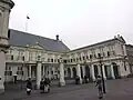 Der Palast Noordeinde. Dort wohnt der König der Niederlande.
