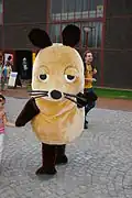 Ein Maus-Kostüm auf einem Fest für Kinder