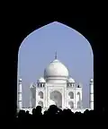 Zu den modernen Weltwundern zählt das Taj Mahal.