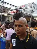 Der bekannte Irokesenschnitt geht auf eine Frisur der Mohawk zurück.