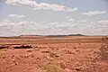 Ebenfalls in den USA, in Arizona: Man sieht am Horizont den Rand eines Meteroritenkraters.