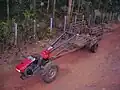 Ein älterer Traktor mit zwei Rädern...