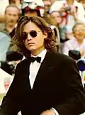So sah Johnny Depp im Alter von etwa 30 Jahren aus...