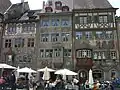 In Stein am Rhein gibt es viele bunt bemalte Wohnhäuser mit auffälligen Erkern.