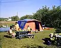 Eine Familie auf einem Campingplatz in Kanada, im Jahr 1970
