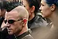 Auch zu manchen Frisuren gehört eine Rasur: Hier ein Irokesenschnitt oder Mohawk.