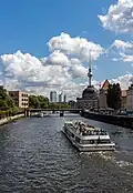 Ein Ausflug auf der Spree in Berlin, auf einem Schiff