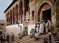 Ein Foto aus dem Jahr 1899, schon in Farbe. Man sieht eine Moschee in Tunis.