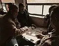 Passagiere in einem Zug in Ägypten