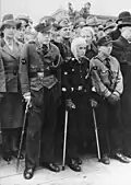 Diese Hitlerjungen wurden im Krieg verwundet.