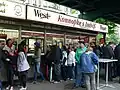 Konnopke's Imbiß in Berlin: Hier konnte man schon in der DDR Currywurst kaufen.