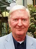 Peer Augustinski sprach die Figur Schnatterschnute.