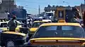 Gelbe Taxis stauen sich in Dakar, der Hauptstadt von Senegal.