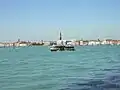 In der italienischen Stadt Venedig sind Boote ein wichtiges Verkehrsmittel. Vaporetto nennt man dort einen Bus, der übers Wasser fährt.