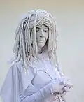 Diese Frau in Amerika spielt eine „lebende Statue“