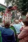 Im Jahr 1982: Die Moderatorin Carmen Thomas fuhr mit einem Übertragungswagen des Westdeutschen Rundfunks durchs Land.