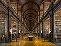 Das Trinity College ist eine Universität mit einer berühmten Bibliothek.