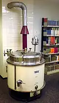 In diesen alten Kochtopf passen 200 Liter.
