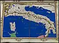 Im Jahr 1467 erschien die Kosmographia als gedrucktes Buch. Hier sieht man Italien.