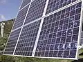 Solche Solarmodule produzieren elektrischen Strom.