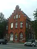 Ein Beispiel für die Neugotik: ein einfaches Haus mit Treppengiebel. Es wurde 1880 in Bremen gebaut und diente als Schule.