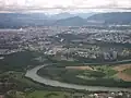 Die Rhone schlängelt sich durch den Kanton.