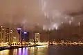 Diese Lichter erinnern an die Zerstörung der Stadt durch deutsche Soldaten.