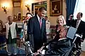Hawking mit Barack Obama, daneben steht auch seine Frau Lucy Hawking