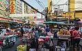 Markt mit Essensständen in Bangkok