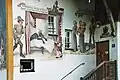 Das Rotkäppchenhaus in Bayern heißt so, weil Bilder aus dem Märchen daran zu sehen sind.