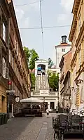 Standseilbahn, die den Berg hoch führt