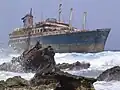 Auch ein Schiffswrack ist Abfall, wie dieses an der Küste von Fuerteventura.