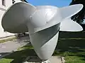 Eine Turbine aus einem alten Flusskraftwerk