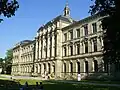 Teile der Universität sind im Schloss untergebracht.