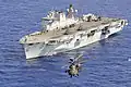 Die HMS Ocean aus Großbritannien ist ein Träger für Hubschrauber.