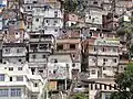 Eine Favela in der Nähe der Copacabana