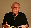 Armin Maiwald aus Köln hat die Sendung erfunden.