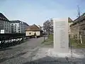 Diese Metall-Tafel in Nürnberg erinnert an die Opfer des NSU. Der NSU war eine rassistische Mörderbande.