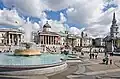 Der Trafalgar-Platz zieht viele Touristen an.