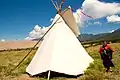 Die Apachen lebten in Tipis.
