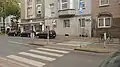 Manche Wege für Fußgänger nennt man Zebrastreifen.