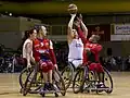 Spieler im Rollstuhl beim Werfen