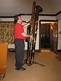 Ein Subcontrabass ist ein sehr tief klingendes Saxophon.