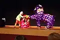 Ein chinesischer Drache: Bei dieser Aufführung sind die Puppenspieler in der Riesenpuppe.