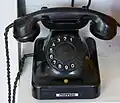 Ein Telefon mit Wählscheibe, um das Jahr 1940