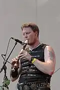 Selten spielen auch moderne Musiker auf der Blockflöte.